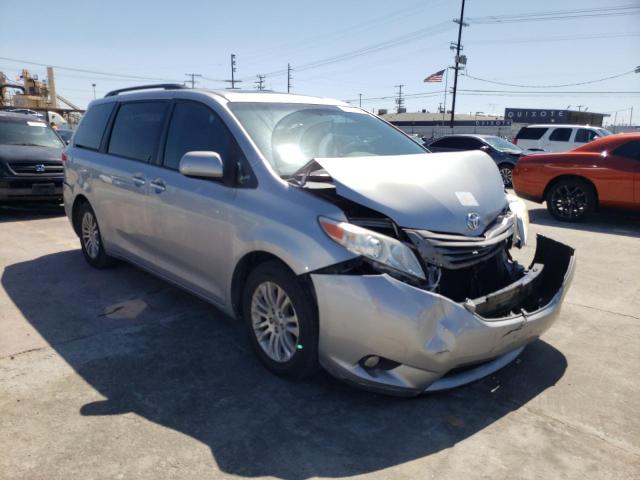 Photo 3 VIN: 5TDYK3DC1BS123373 - TOYOTA SIENNA XLE 