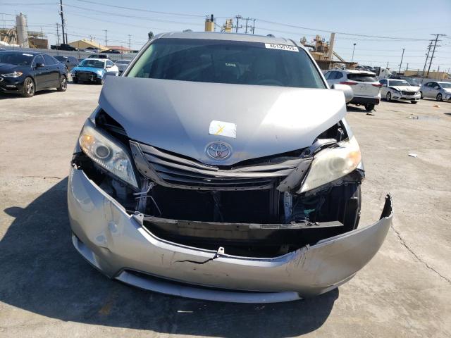 Photo 4 VIN: 5TDYK3DC1BS123373 - TOYOTA SIENNA XLE 