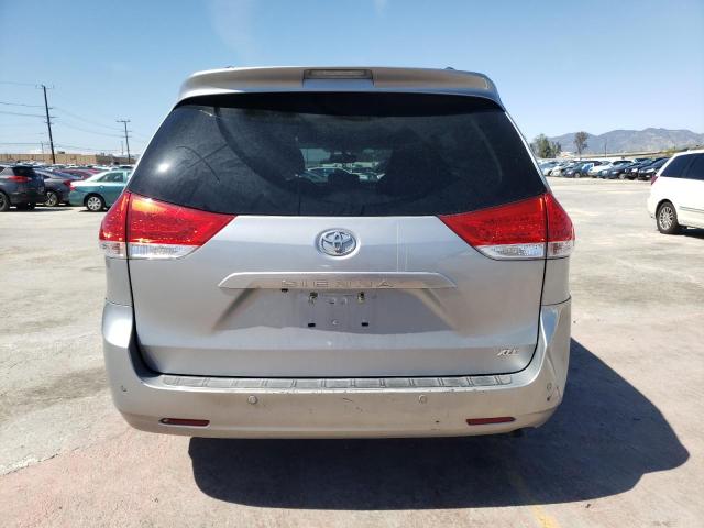 Photo 5 VIN: 5TDYK3DC1BS123373 - TOYOTA SIENNA XLE 