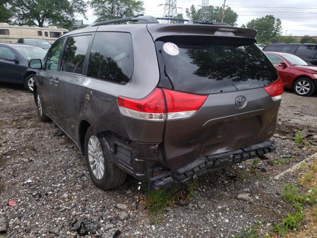 Photo 2 VIN: 5TDYK3DC1BS128377 - TOYOTA SIENNA XLE 