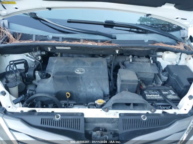 Photo 9 VIN: 5TDYK3DC1BS137757 - TOYOTA SIENNA 