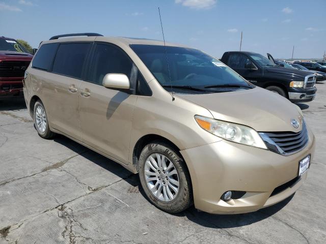 Photo 3 VIN: 5TDYK3DC1BS139153 - TOYOTA SIENNA XLE 