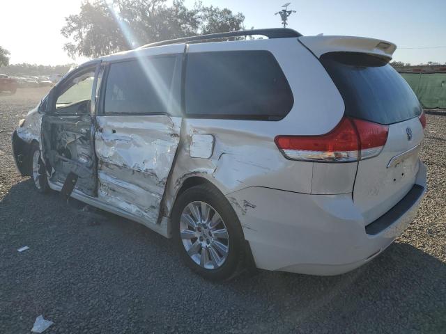 Photo 1 VIN: 5TDYK3DC1BS145258 - TOYOTA SIENNA XLE 