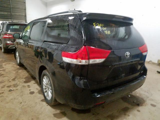 Photo 2 VIN: 5TDYK3DC1CS178438 - TOYOTA SIENNA XLE 