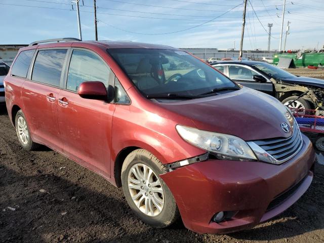 Photo 3 VIN: 5TDYK3DC1CS185857 - TOYOTA SIENNA XLE 