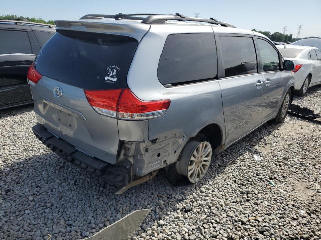 Photo 2 VIN: 5TDYK3DC1CS188502 - TOYOTA SIENNA XLE 