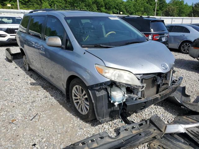 Photo 3 VIN: 5TDYK3DC1CS188502 - TOYOTA SIENNA XLE 