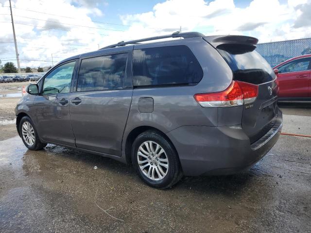 Photo 1 VIN: 5TDYK3DC1CS211213 - TOYOTA SIENNA XLE 