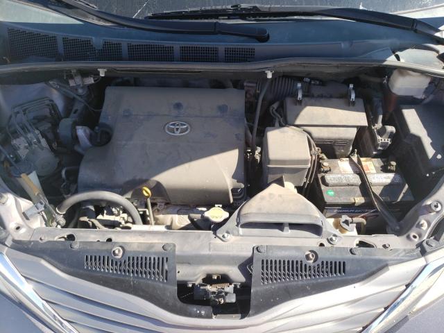 Photo 6 VIN: 5TDYK3DC1CS213706 - TOYOTA SIENNA XLE 