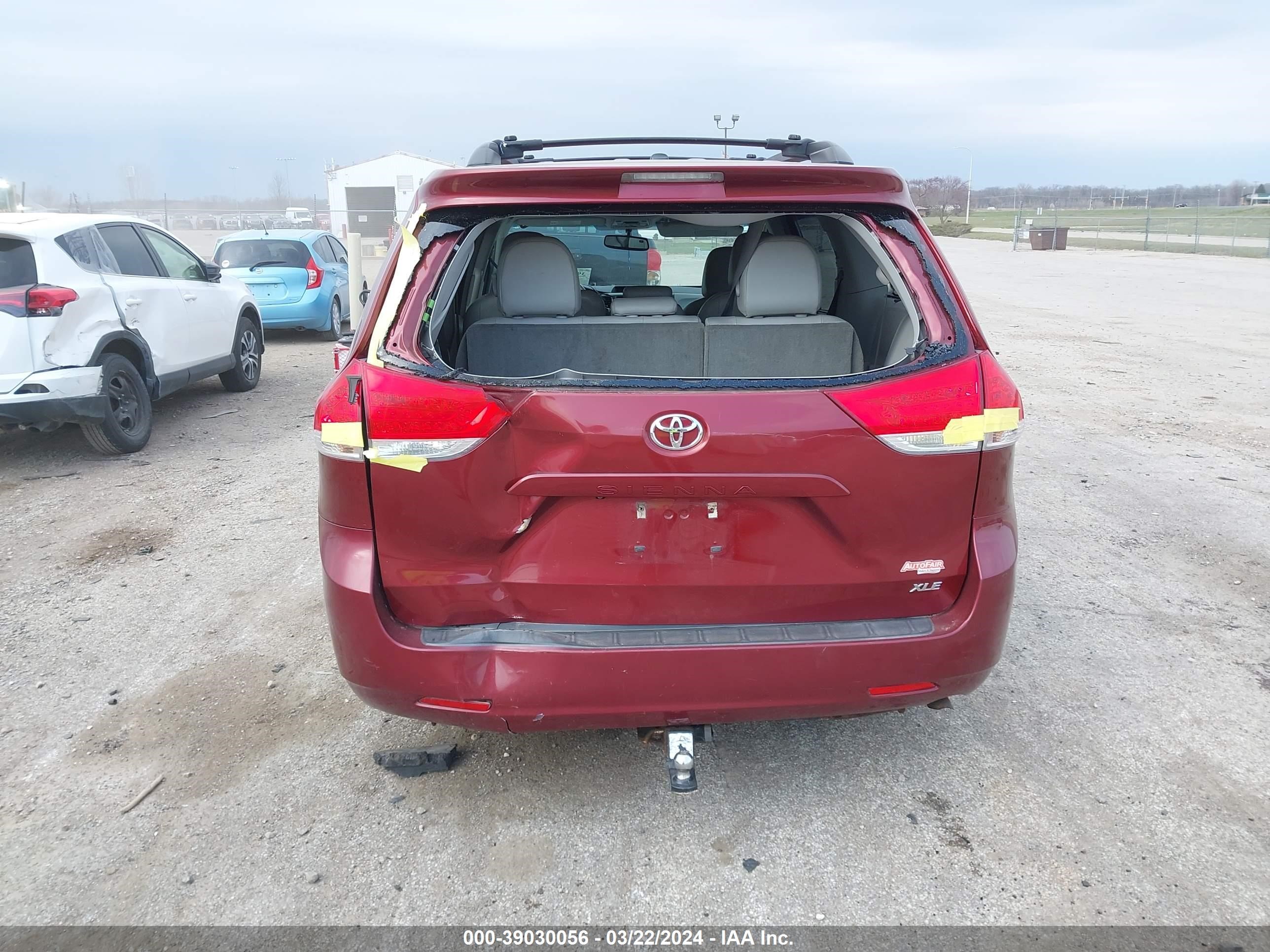 Photo 16 VIN: 5TDYK3DC1CS236029 - TOYOTA SIENNA 