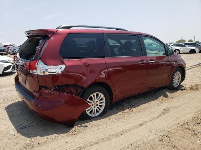 Photo 2 VIN: 5TDYK3DC1CS243823 - TOYOTA SIENNA XLE 