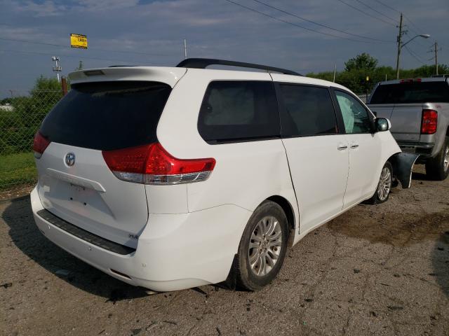 Photo 3 VIN: 5TDYK3DC1CS256331 - TOYOTA SIENNA XLE 