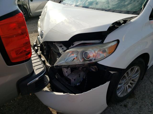 Photo 6 VIN: 5TDYK3DC1CS256331 - TOYOTA SIENNA XLE 