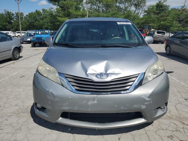 Photo 4 VIN: 5TDYK3DC1CS257401 - TOYOTA SIENNA XLE 