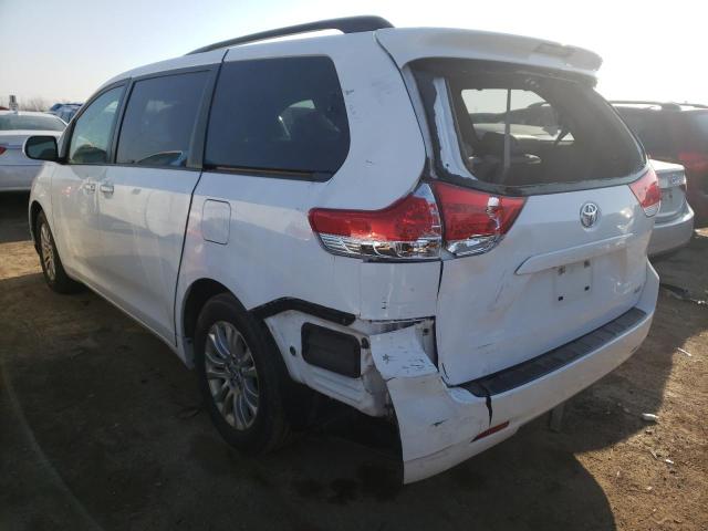 Photo 2 VIN: 5TDYK3DC1CS263313 - TOYOTA SIENNA XLE 