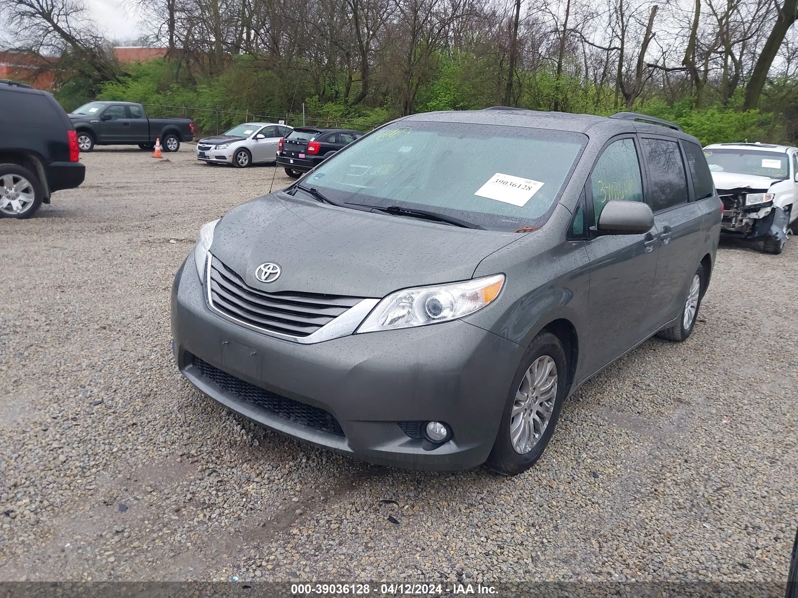 Photo 1 VIN: 5TDYK3DC1CS267023 - TOYOTA SIENNA 