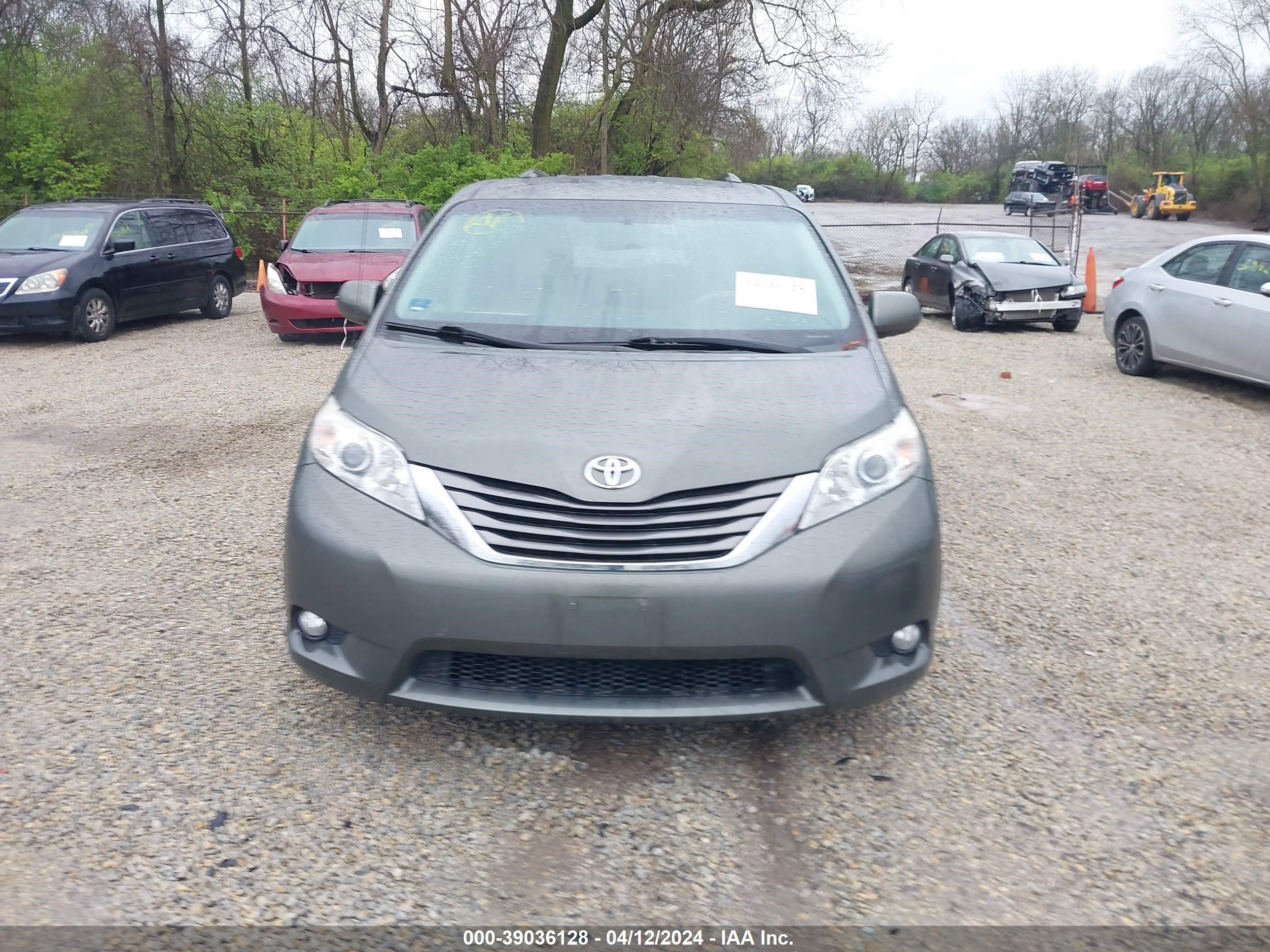 Photo 11 VIN: 5TDYK3DC1CS267023 - TOYOTA SIENNA 