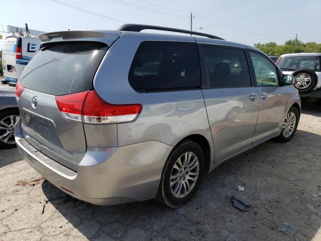 Photo 2 VIN: 5TDYK3DC1CS270505 - TOYOTA SIENNA XLE 