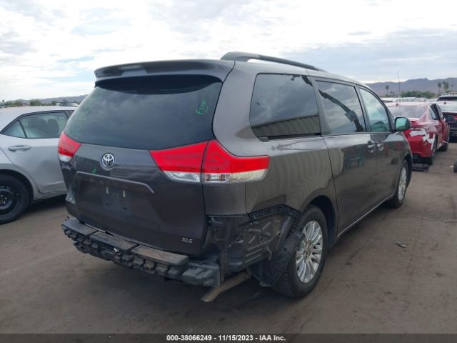 Photo 3 VIN: 5TDYK3DC1CS277356 - TOYOTA SIENNA 