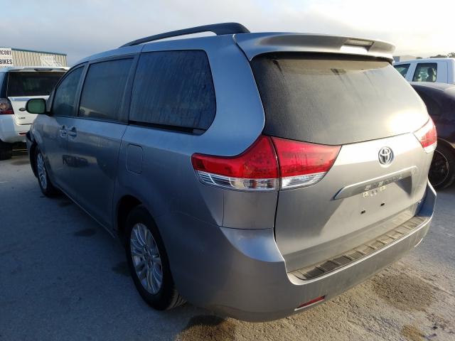 Photo 2 VIN: 5TDYK3DC1CS279270 - TOYOTA SIENNA XLE 