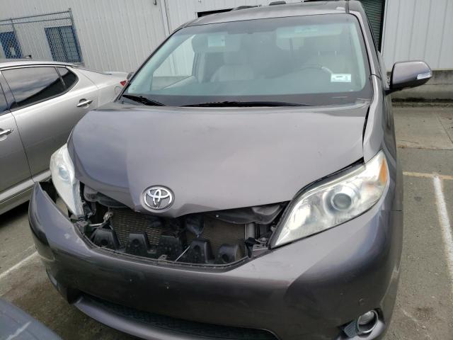 Photo 4 VIN: 5TDYK3DC1DS282395 - TOYOTA SIENNA XLE 