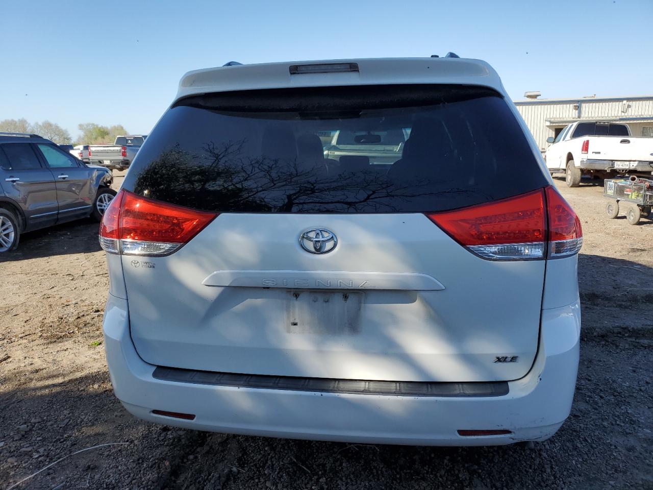 Photo 5 VIN: 5TDYK3DC1DS286754 - TOYOTA SIENNA 