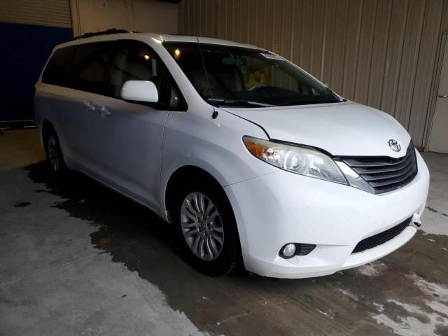 Photo 3 VIN: 5TDYK3DC1DS288827 - TOYOTA SIENNA XLE 