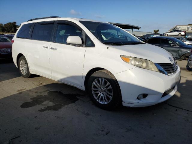 Photo 3 VIN: 5TDYK3DC1DS302080 - TOYOTA SIENNA XLE 