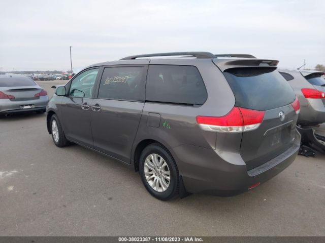 Photo 2 VIN: 5TDYK3DC1DS315573 - TOYOTA SIENNA 