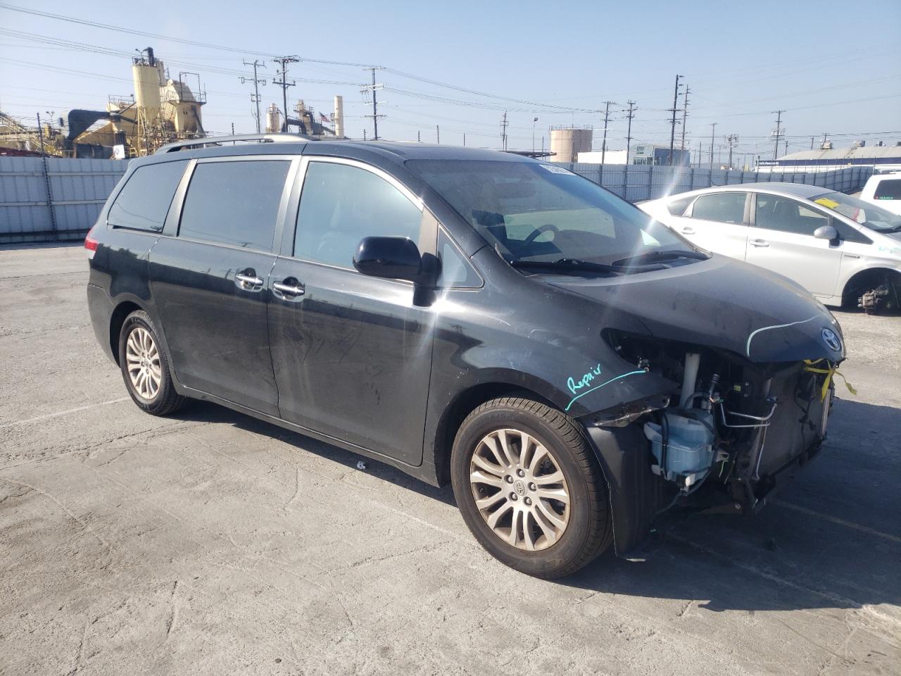 Photo 3 VIN: 5TDYK3DC1DS323298 - TOYOTA SIENNA 