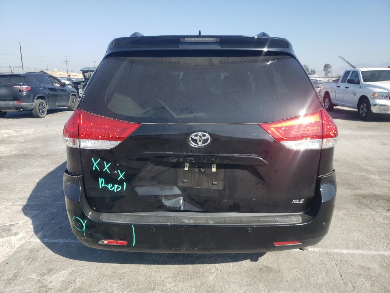 Photo 5 VIN: 5TDYK3DC1DS323298 - TOYOTA SIENNA 