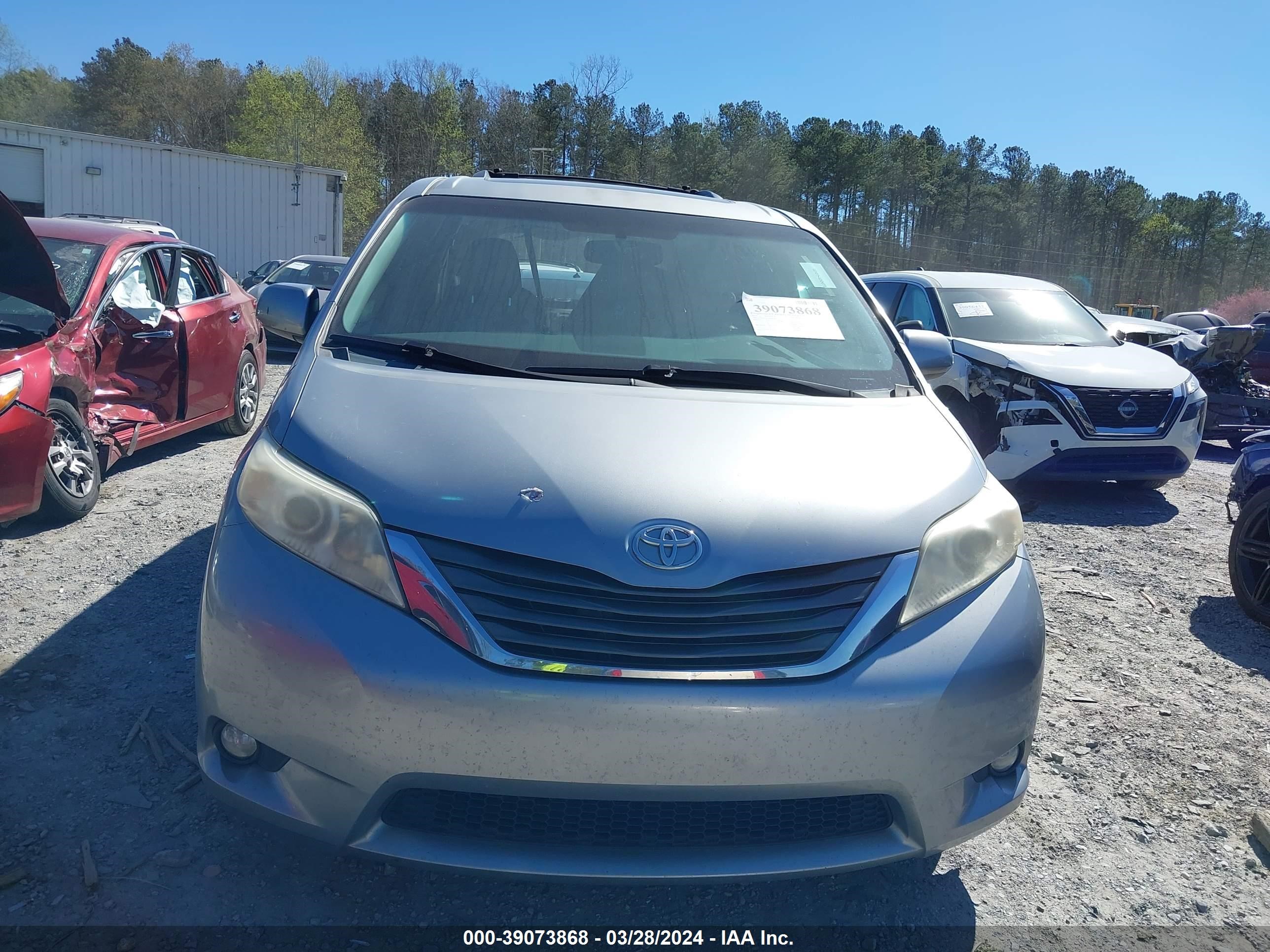 Photo 11 VIN: 5TDYK3DC1DS325973 - TOYOTA SIENNA 