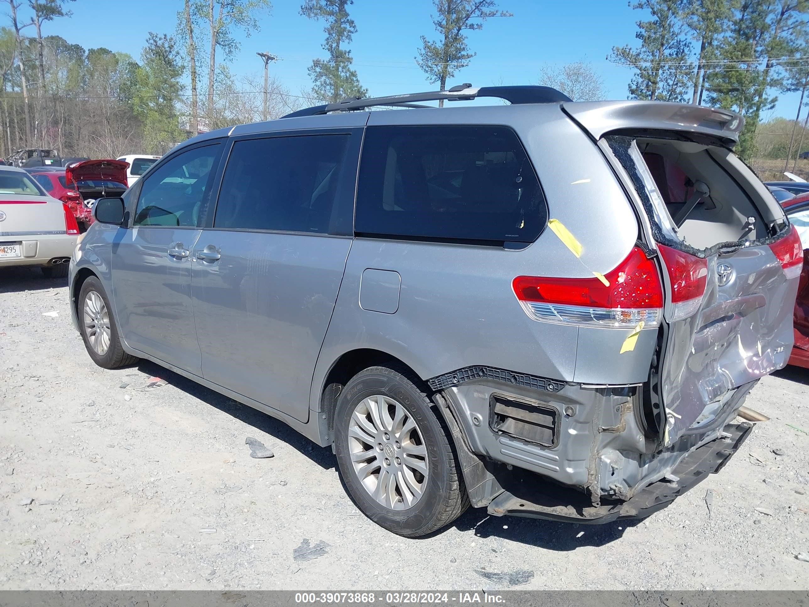 Photo 13 VIN: 5TDYK3DC1DS325973 - TOYOTA SIENNA 