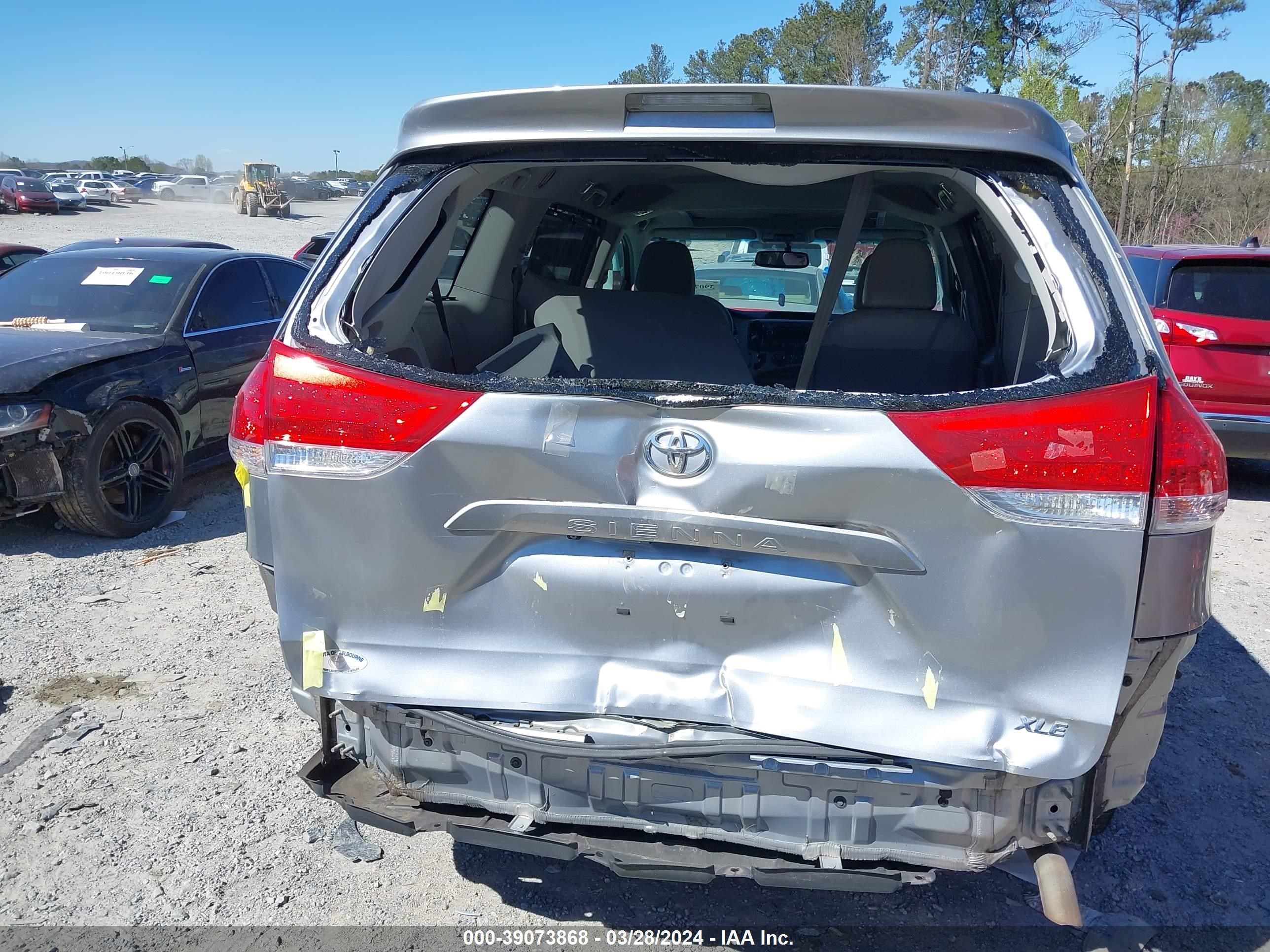 Photo 15 VIN: 5TDYK3DC1DS325973 - TOYOTA SIENNA 