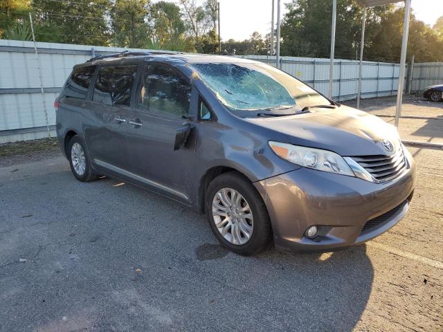 Photo 3 VIN: 5TDYK3DC1DS332194 - TOYOTA SIENNA XLE 