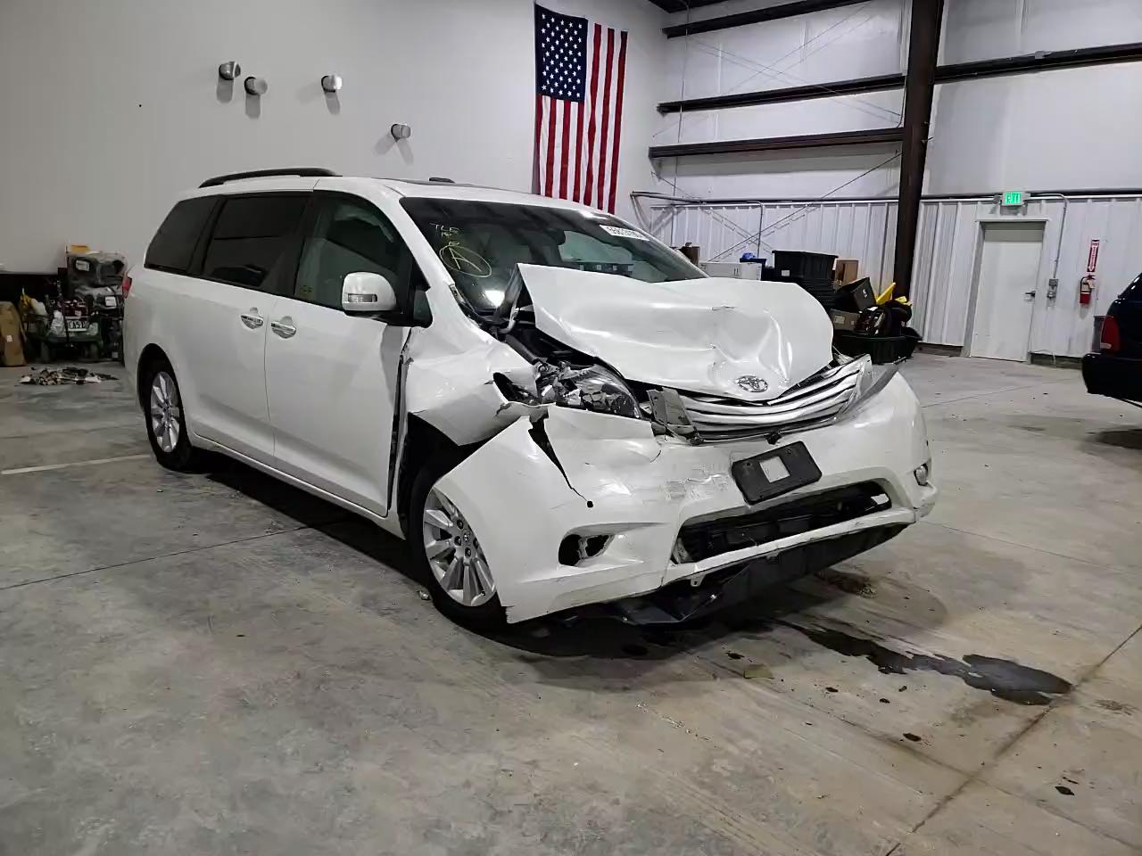 Photo 10 VIN: 5TDYK3DC1DS361906 - TOYOTA SIENNA XLE 