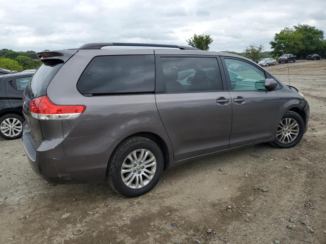 Photo 2 VIN: 5TDYK3DC1DS380147 - TOYOTA SIENNA XLE 