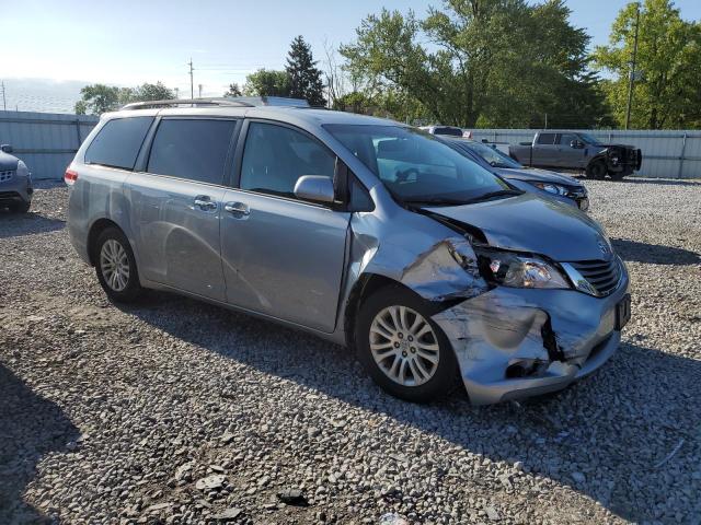 Photo 3 VIN: 5TDYK3DC1DS404981 - TOYOTA SIENNA XLE 