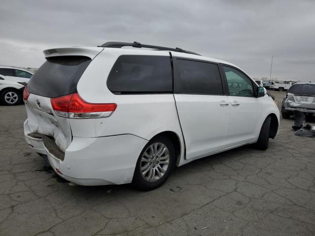 Photo 2 VIN: 5TDYK3DC1ES409129 - TOYOTA SIENNA XLE 