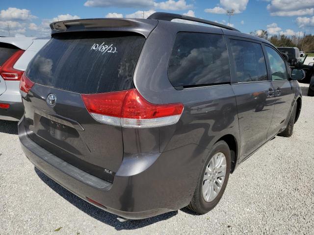 Photo 3 VIN: 5TDYK3DC1ES438579 - TOYOTA SIENNA XLE 