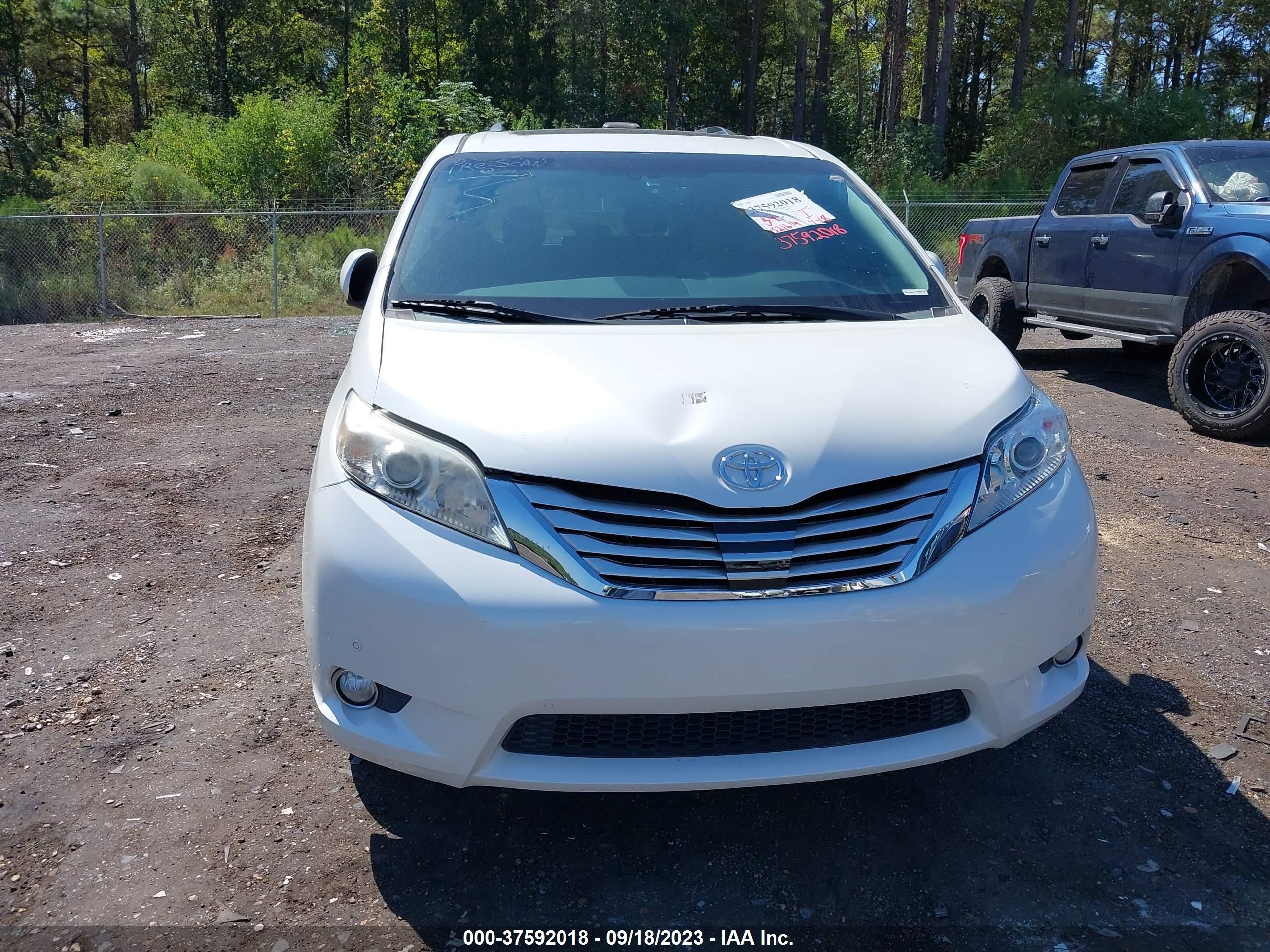 Photo 11 VIN: 5TDYK3DC1ES449131 - TOYOTA SIENNA 