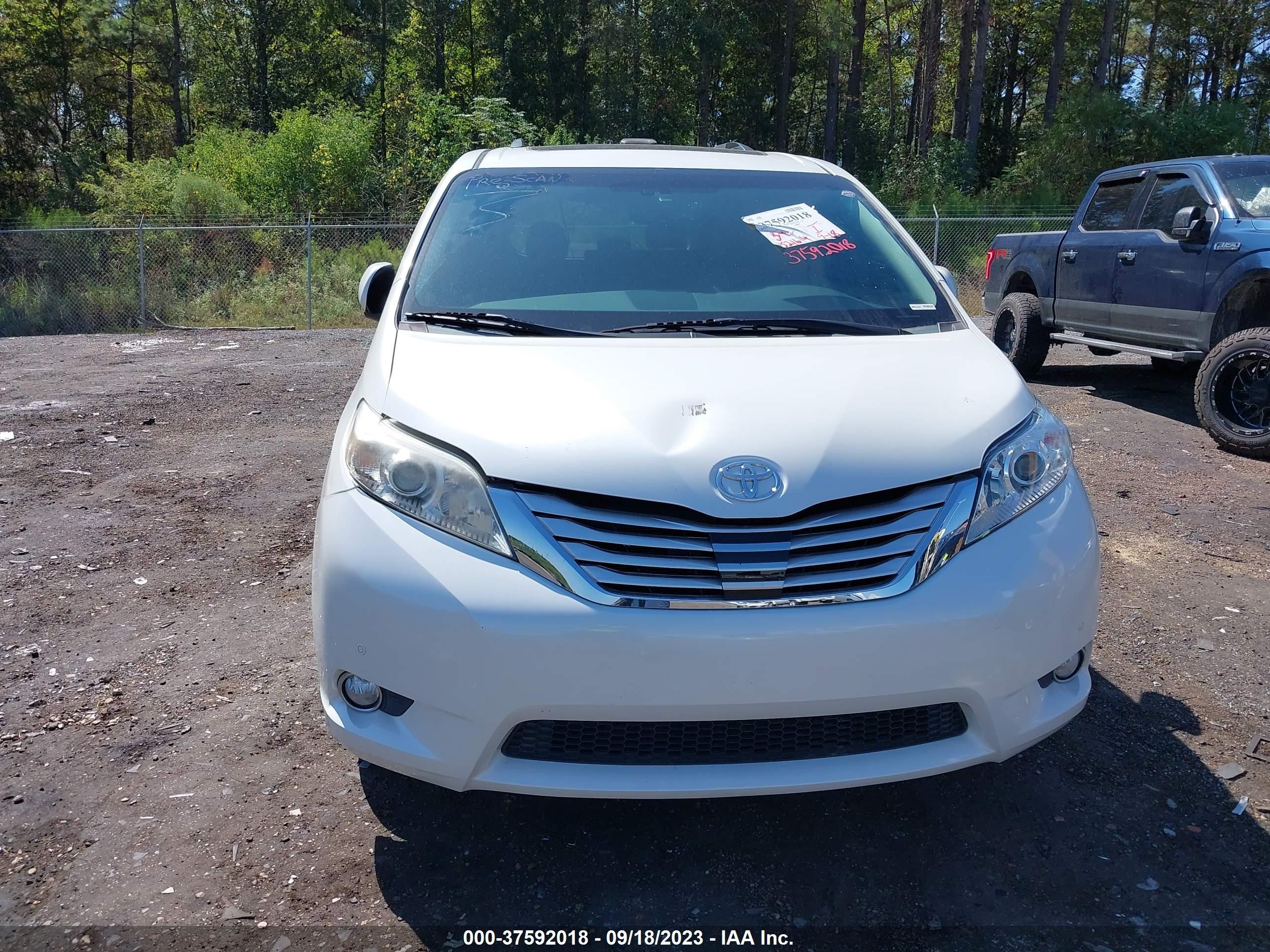 Photo 5 VIN: 5TDYK3DC1ES449131 - TOYOTA SIENNA 