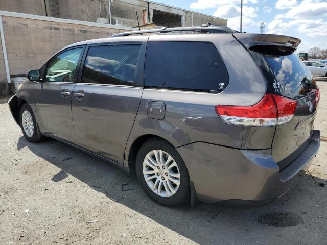 Photo 1 VIN: 5TDYK3DC1ES523356 - TOYOTA SIENNA XLE 