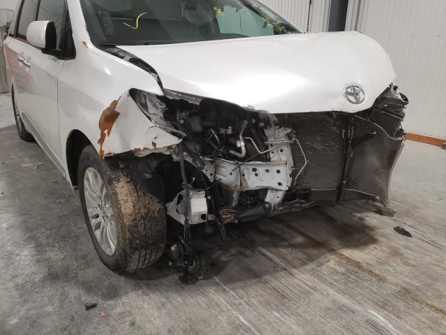 Photo 8 VIN: 5TDYK3DC1FS551322 - TOYOTA SIENNA XLE 