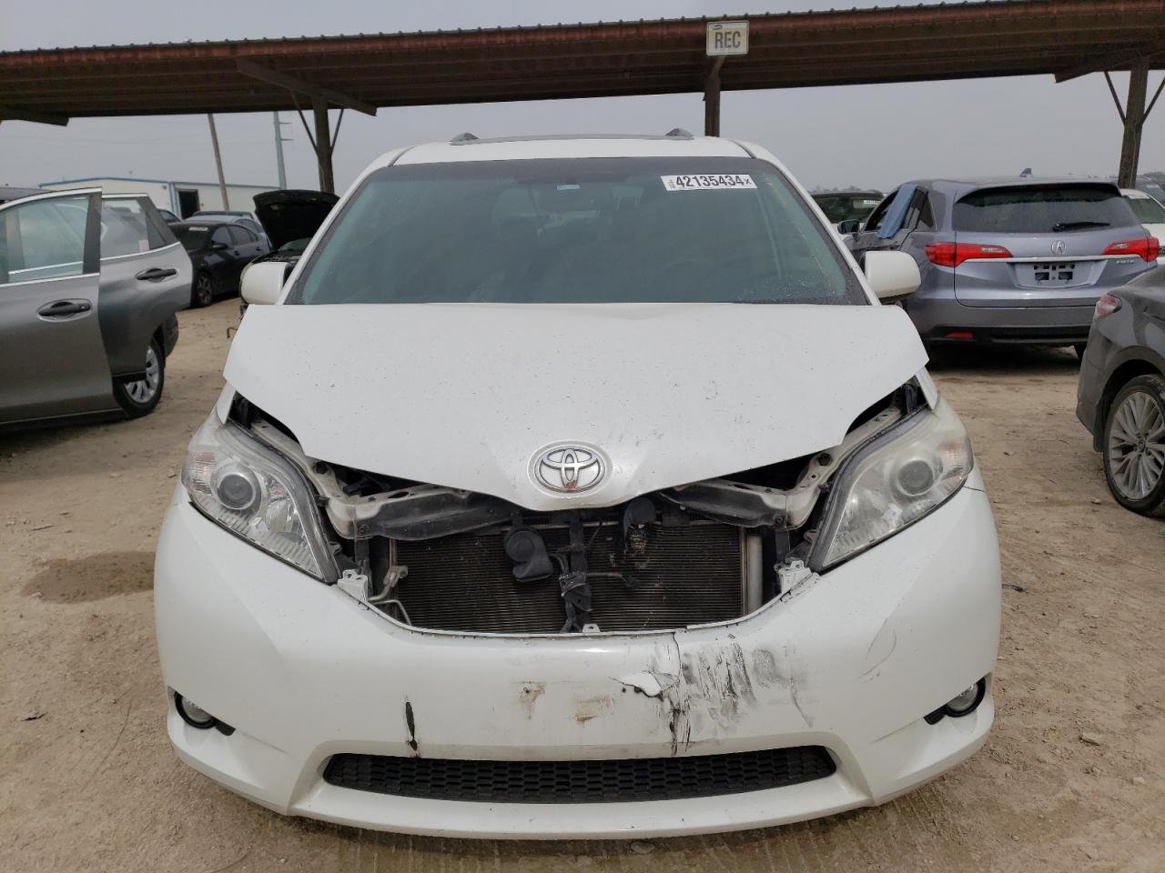 Photo 4 VIN: 5TDYK3DC1FS562465 - TOYOTA SIENNA 