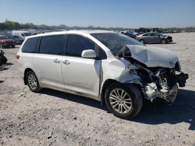 Photo 3 VIN: 5TDYK3DC1FS580884 - TOYOTA SIENNA XLE 