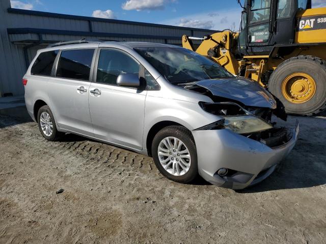 Photo 3 VIN: 5TDYK3DC1FS609008 - TOYOTA SIENNA XLE 