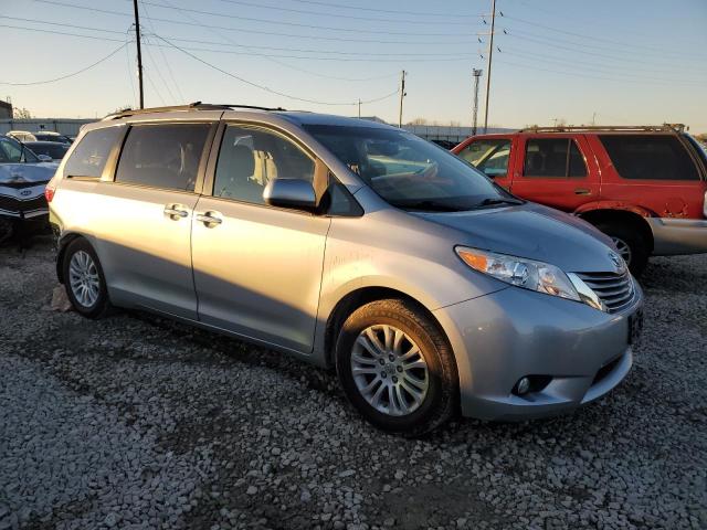 Photo 3 VIN: 5TDYK3DC1FS629064 - TOYOTA SIENNA XLE 