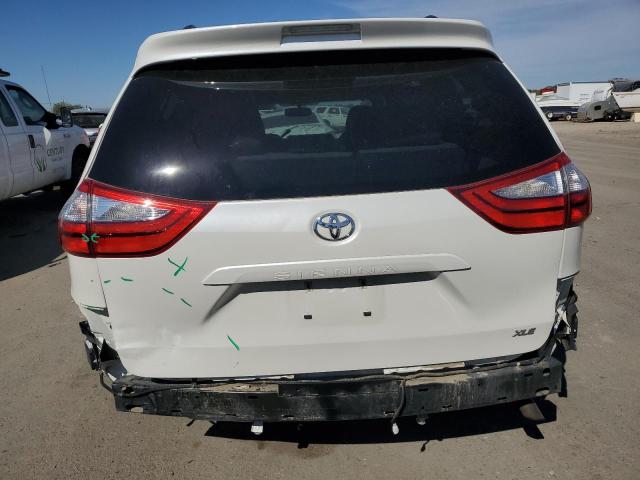 Photo 5 VIN: 5TDYK3DC1FS666793 - TOYOTA SIENNA XLE 