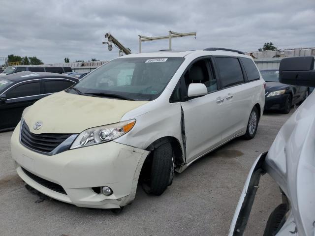 Photo 0 VIN: 5TDYK3DC1FS683223 - TOYOTA SIENNA XLE 